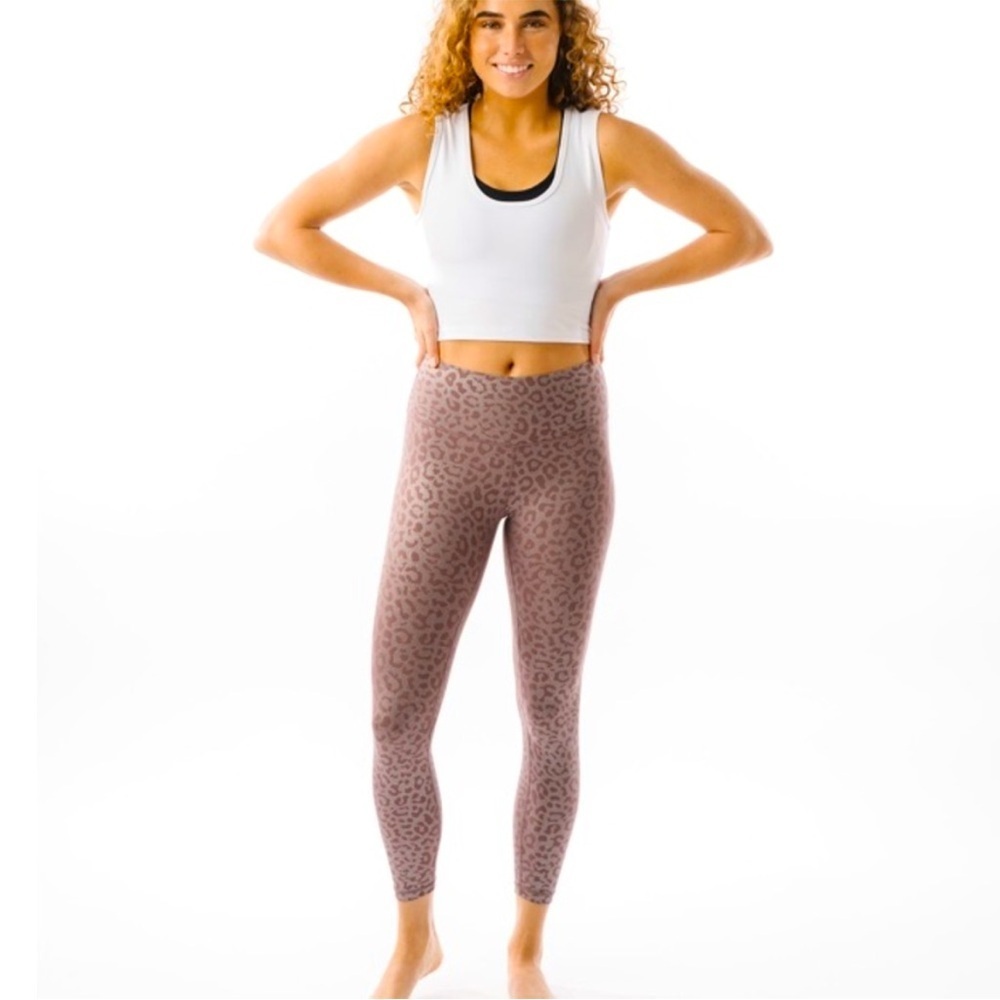 Zyia Active Lilac Mauve Leopard Supreme Hi-Rise 7/8 Leggings, size 6/8